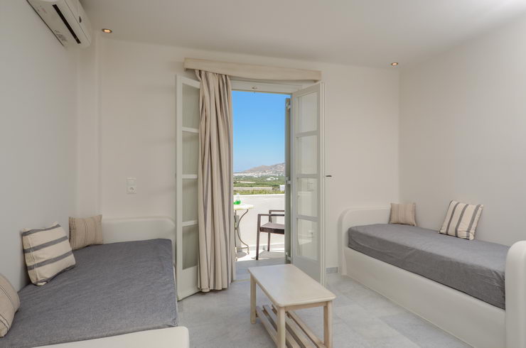 Top floor deluxe suites for up to 4 guests